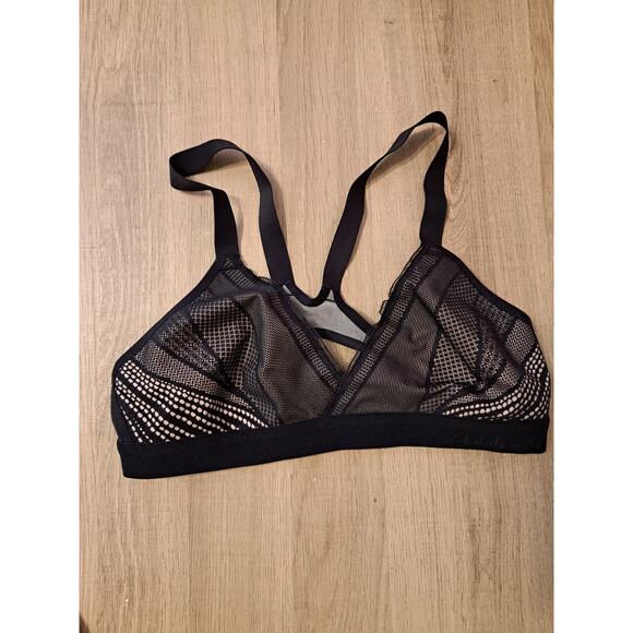 Lululemon Awake to Lace Bra
Black / Barely Beige 32B - Picture 1 of 5